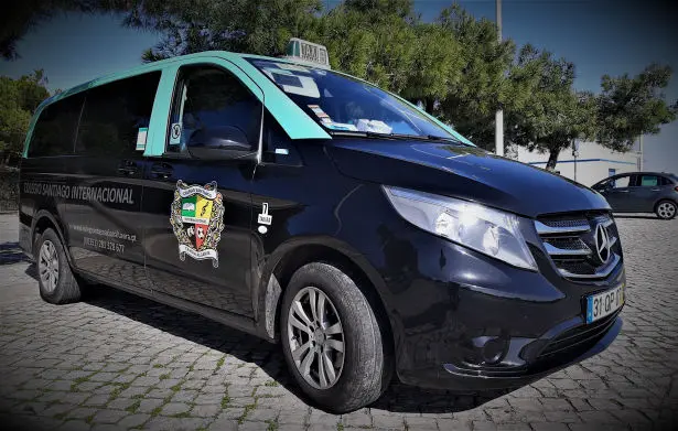 Serviço de táxi especializado em transporte para campos de golfe em Tavira e região do Algarve.